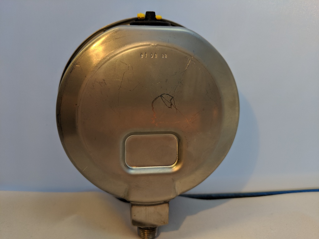 233.54.100  -30 inHg/+160 psi  1/4 NPT lower mount