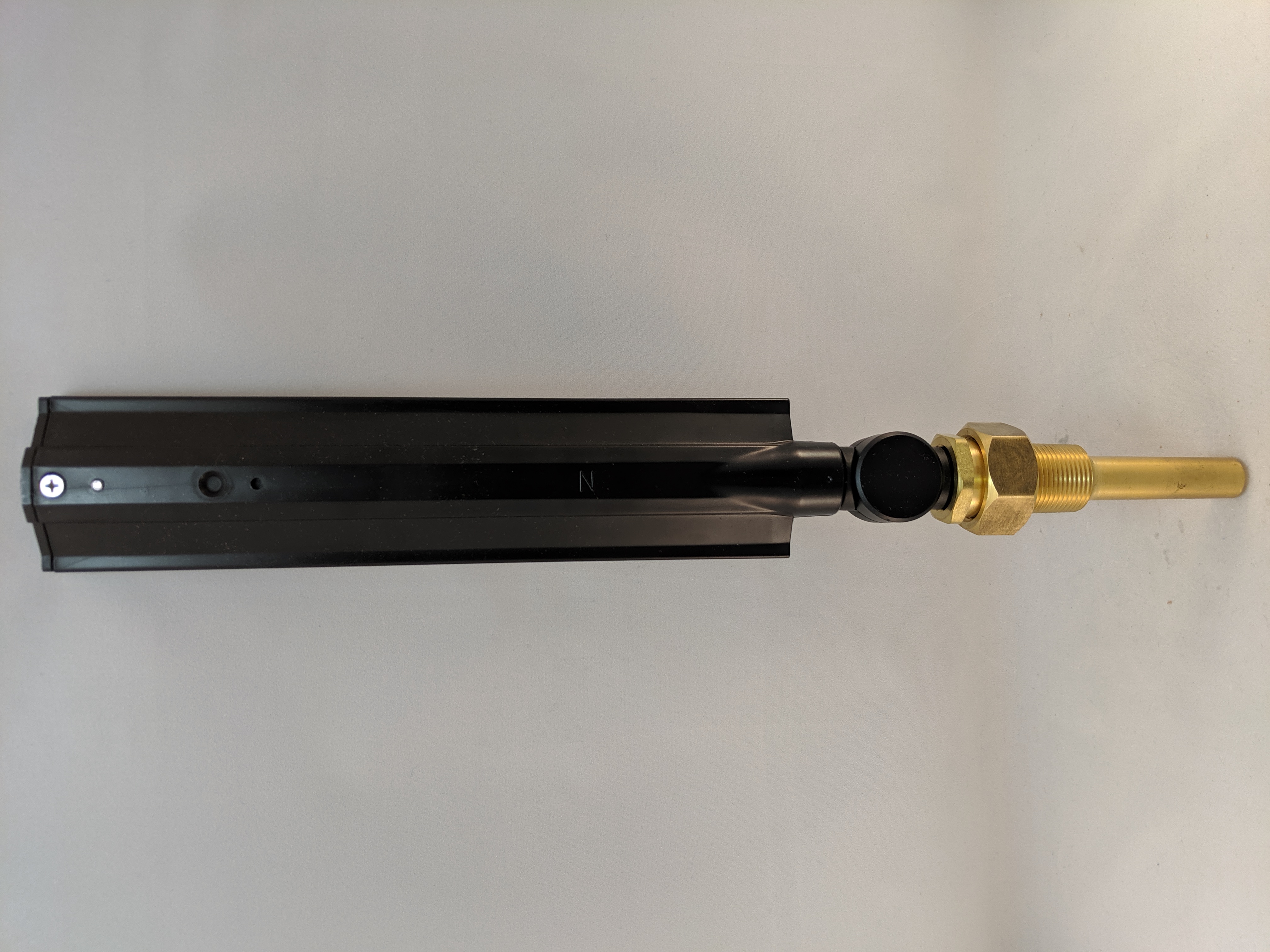 IND THERM 9"SCALE 3.5"STEM 30/240F ADJ ANGLE W/BRASS WELL