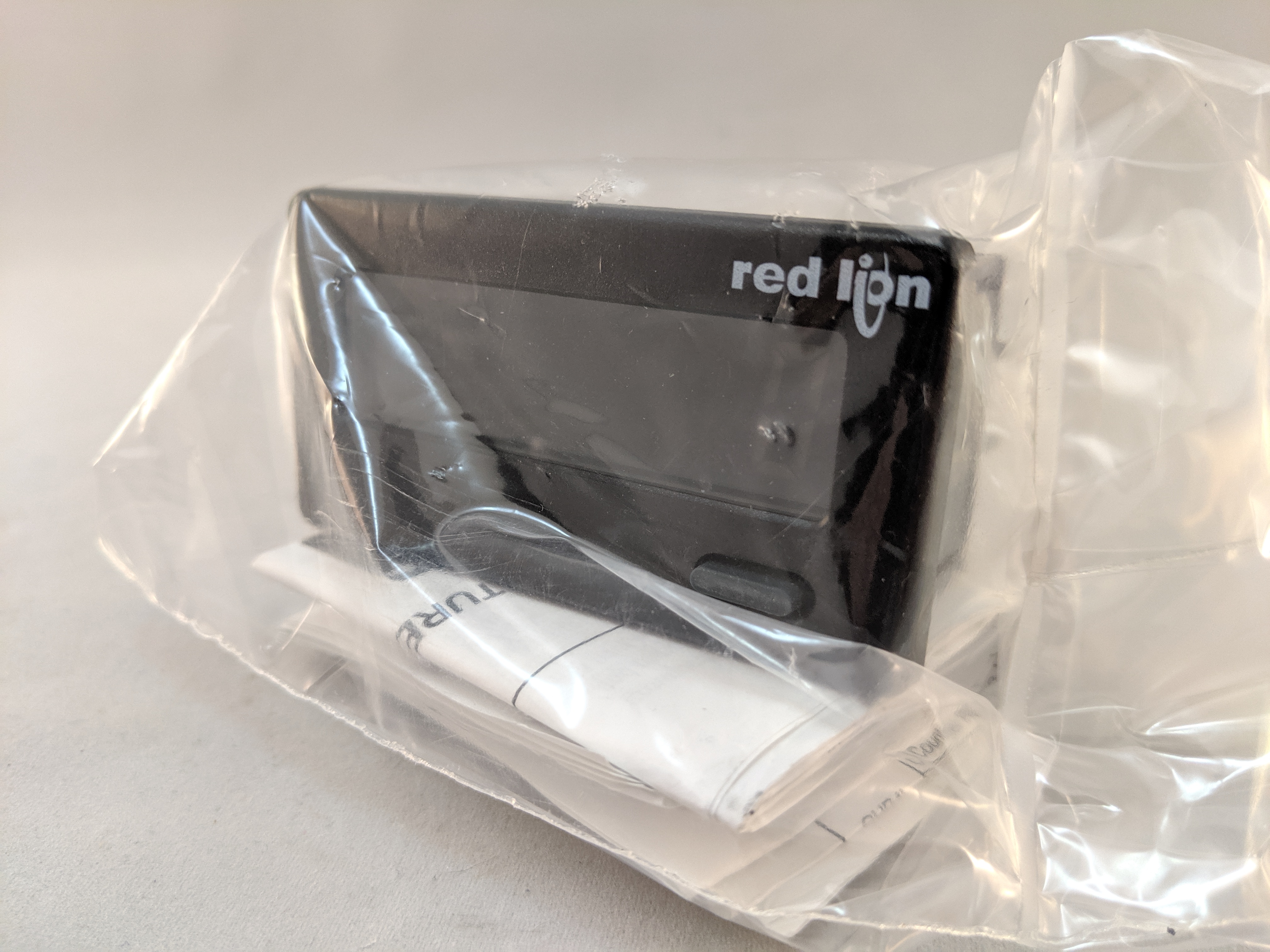 CUB4L020- MINIATURE 6-DIGIT COUNTER RED BACKLIGHTING 9-28 VDC POWER