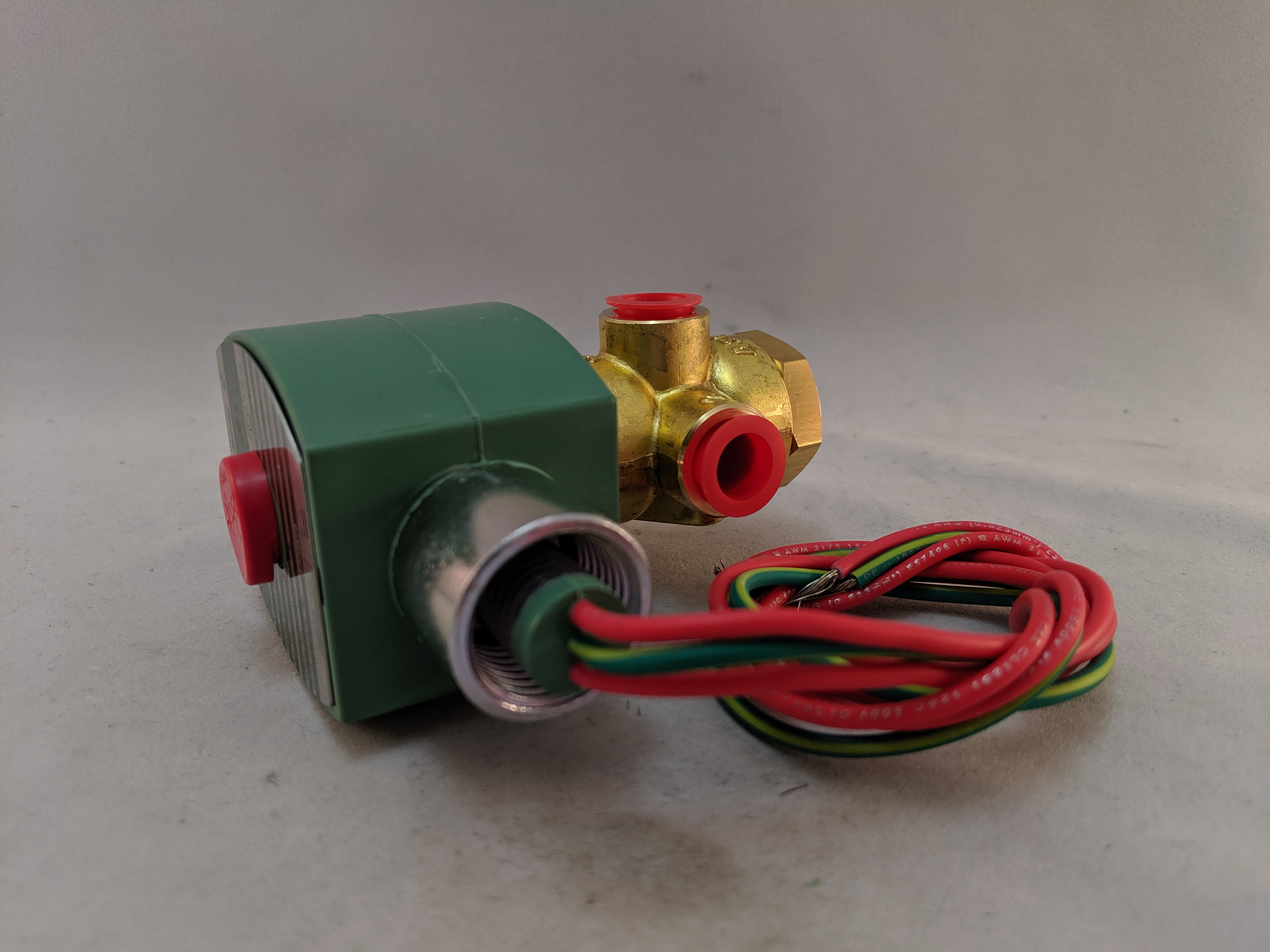 SOLENOID VALVE 3-WAY UNIVERSAL 1/4"NPT BRASS BODY
