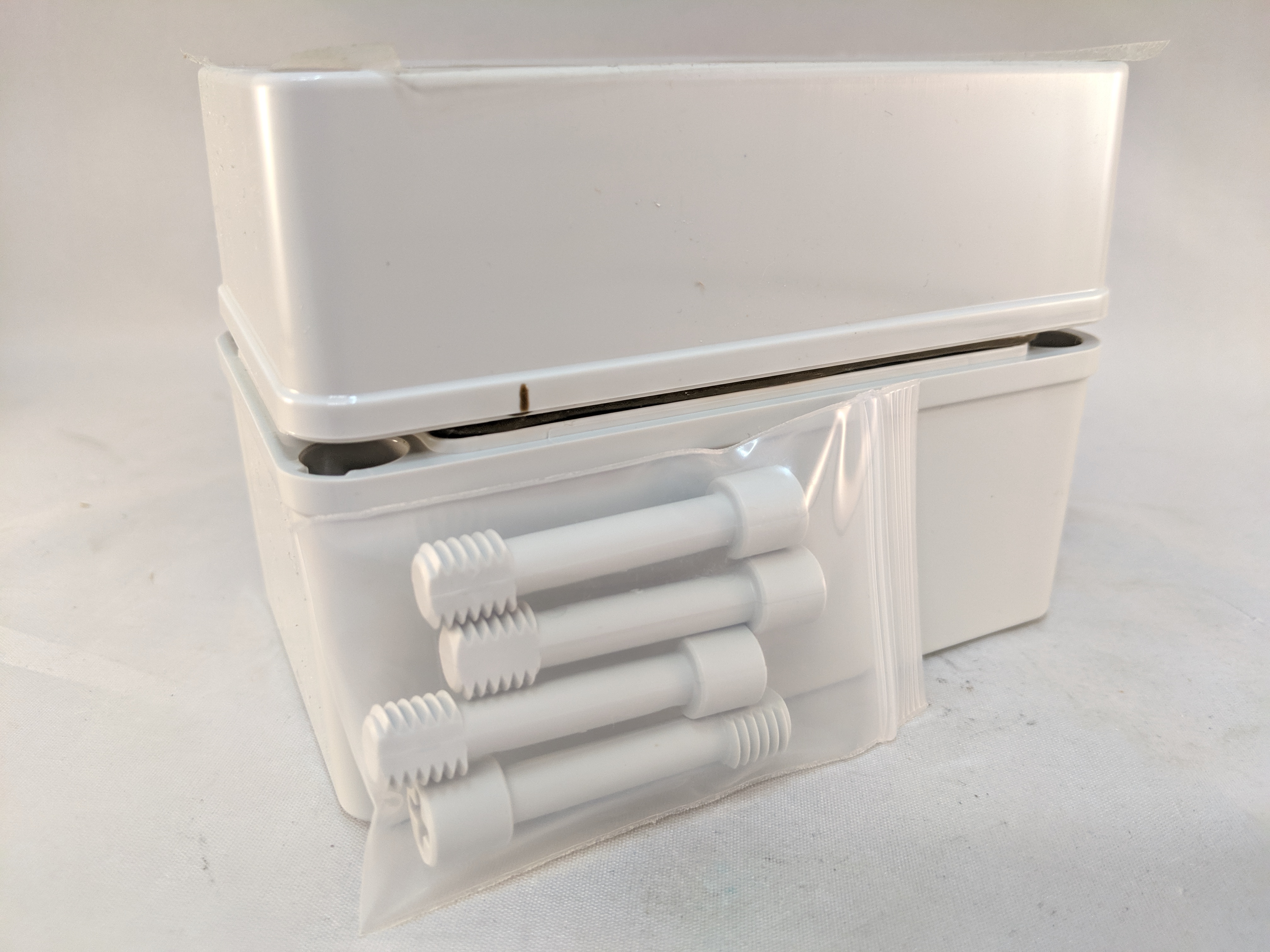 COMMANDER POLY ENC 4.71X2.74X3.26" NEMA 4X 2X30MM CUTOUTS