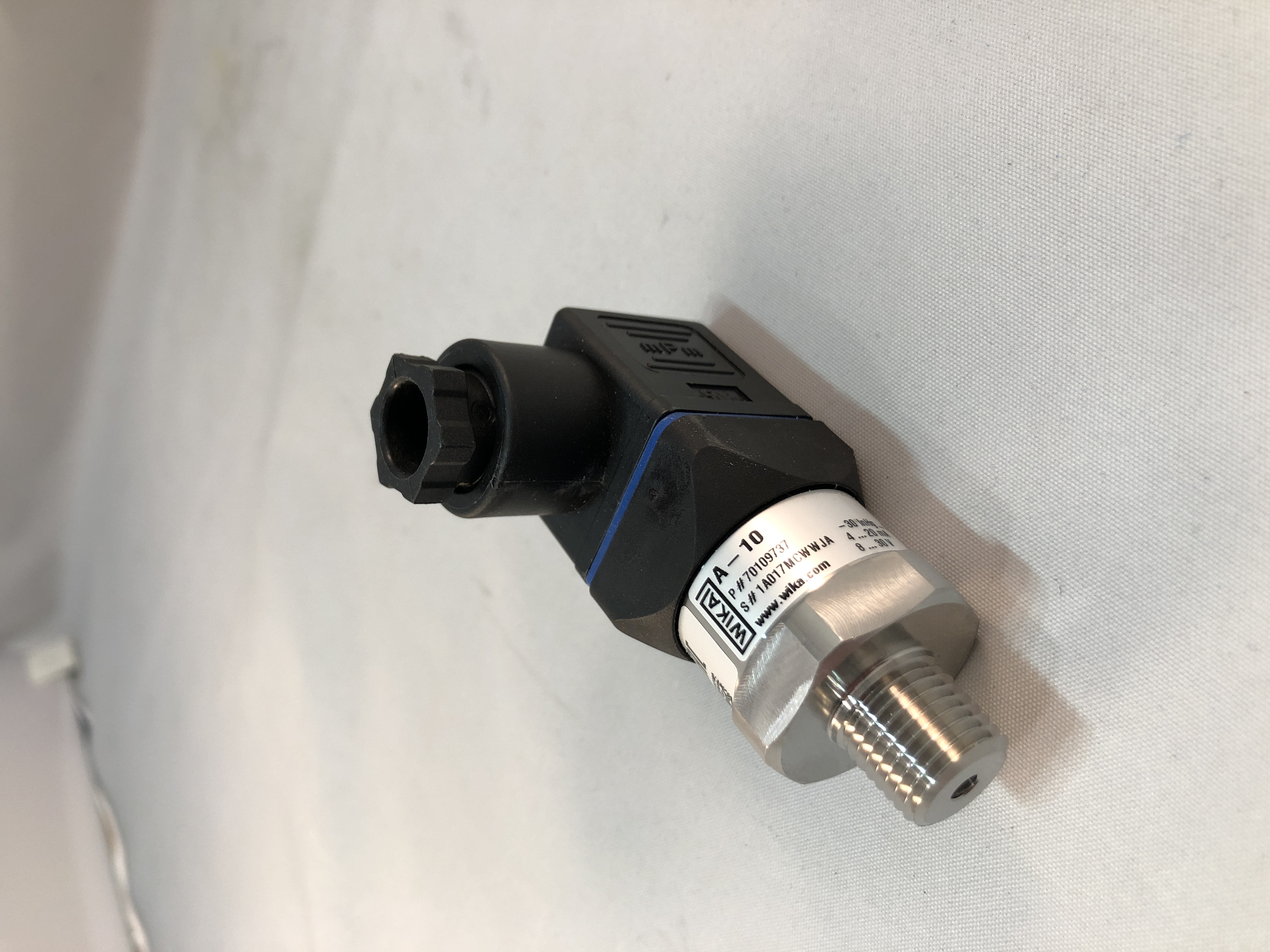 WIKA A-10; -30 InHG Vacuum; 1/4 NPT; 4 ... 20 mA, 2-wire
