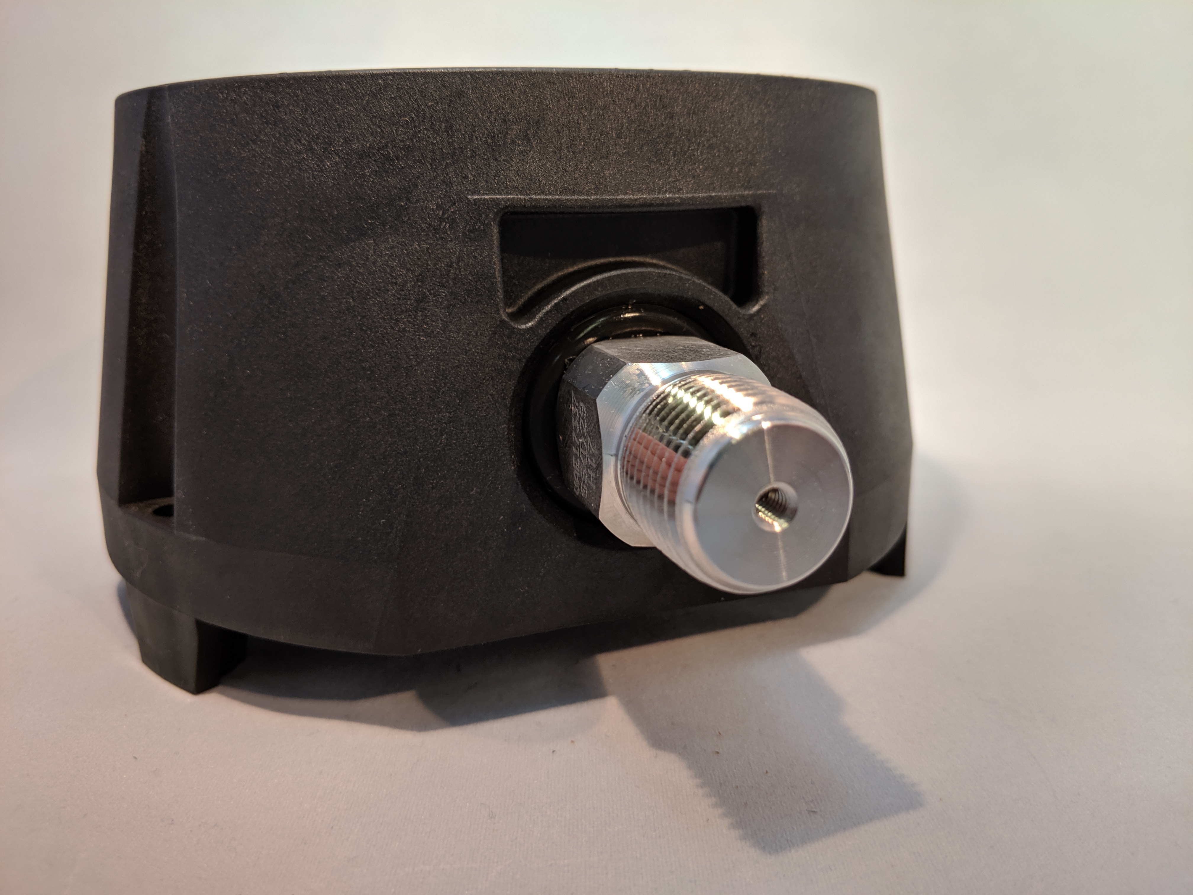 233.34.4.5"  200 psi 1/2 NPT lower mount