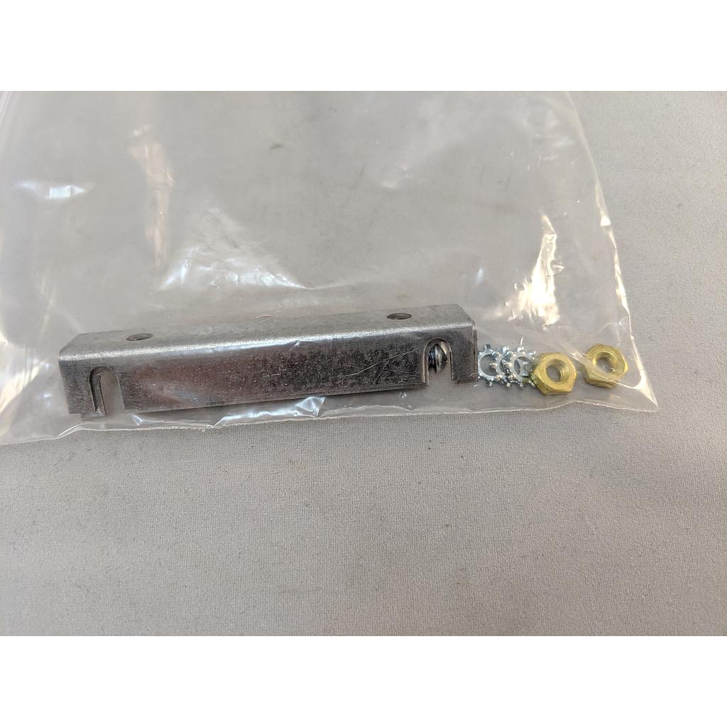 [0221B00180] M-5 MOUNTING BRACKET KIT