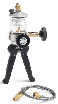[QTHP-0000] 5kpsi / 35 MPa Hydraulic hand pump, 2 Quick-test outlet ports, 3 ft hose, 1/4" MNPT Process connection