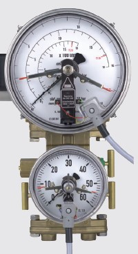 [76201070] Wika Model: 712.15.160 D/P Cryo Gauge Single Switch, 0-100% Scale, Assembled to Valve Manifold w/ Working Pressure Gauge, 0-400 PSI